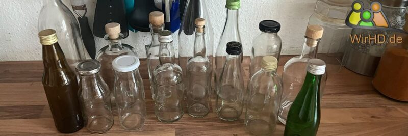 Leere Flaschen aus Glas, Glasflaschen kaufen in der Nähe, Flaschen aus Glas.