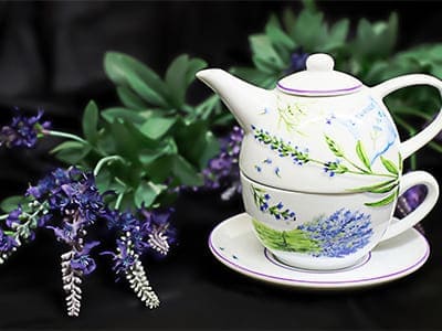 Tea-for-one-Set, Teekanne mit Deckel und einer Tasse, Materialien, Dekore.