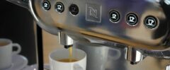 Vor- und Nachteile eines Kaffeevollautomaten, 3 günstige Modelle, Kaffeemaschine mit Mahlwerk, Kaffeevollautomatikmaschine, Espressovollautomat, Kaffeevollautomatik, Kaffeezubereiter, Kaffeeautomat mit integriertem Mahlwerk, Kaffeevollbrühautomat, Vollautomatische Kaffeemaschine, Vorteile, Nachteile, Vorteil, Nachteil