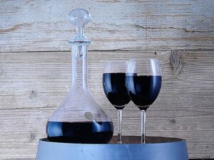 dekoratives Element, edle Gefäße für Weinliebhaber